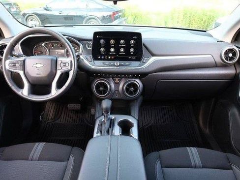 Used 2025 Chevrolet Blazer LT AWD/4WD image 21