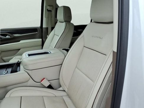 Used 2023 GMC Yukon XL Denali w/ Max Trailering Package AWD/4WD image 18