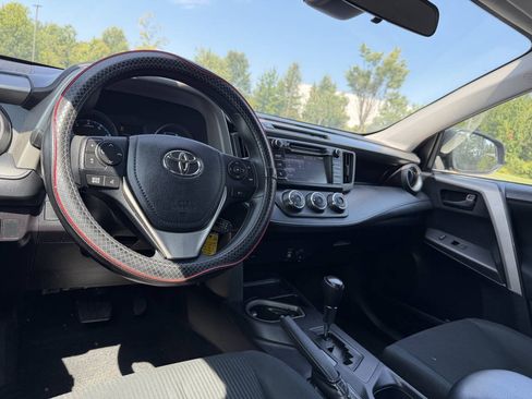 Used 2017 Toyota RAV4 LE w/ Carpet Mat Package FWD image 21