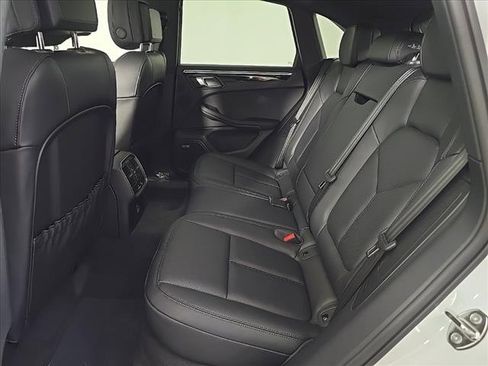 Certified 2025 Porsche Macan Turbo image 15