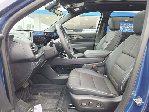 New 2026 Chevrolet Traverse High Country w/ LPO, Floor Liner Package AWD/4WD image 9