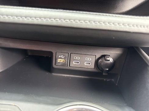 Used 2023 Toyota Highlander LE AWD/4WD image 18