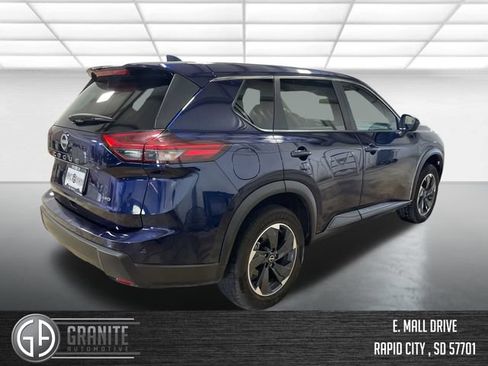 Used 2025 Nissan Rogue SV AWD/4WD image 5
