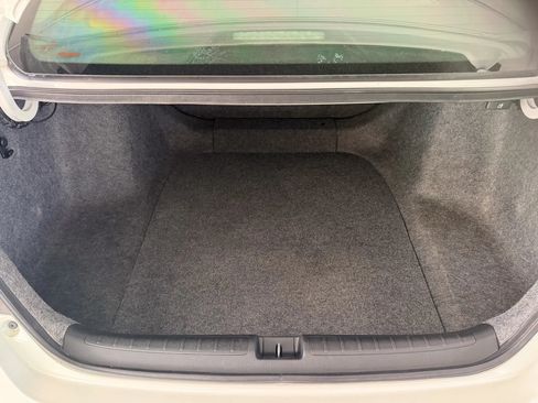 Used 2018 Honda Accord LX image 19
