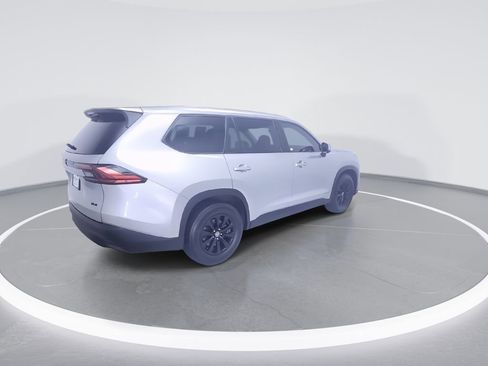 Used 2024 Toyota Grand Highlander XLE image 8