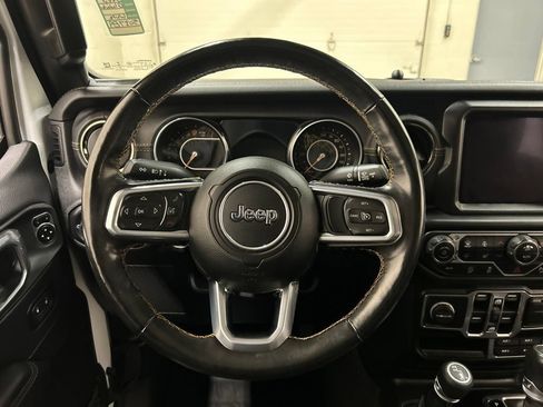 Used 2021 Jeep Gladiator Overland AWD/4WD image 17