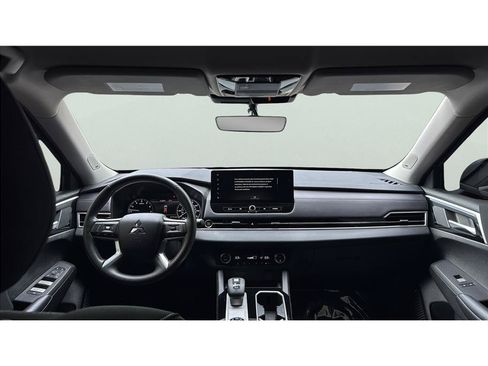 Used 2026 Mitsubishi Outlander ES FWD image 24