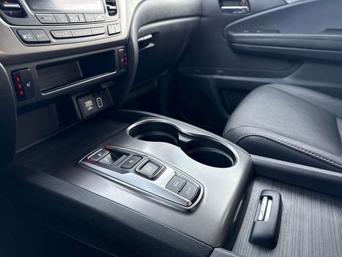 Used 2022 Honda Pilot Black Edition image 27