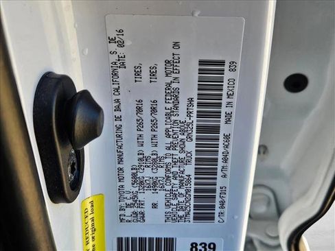 Used 2016 Toyota Tacoma TRD Off-Road image 24