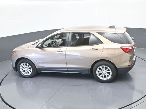 Used 2019 Chevrolet Equinox LS FWD image 42
