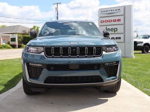 New 2026 Jeep Grand Cherokee L Limited w/ Luxury Tech Group II AWD/4WD image 7