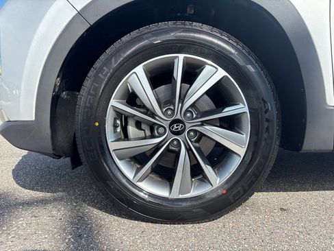 Used 2020 Hyundai Santa Fe SEL w/ Convenience Package FWD image 9