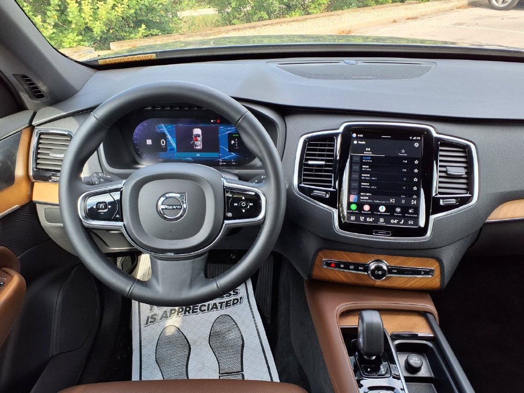 Used 2024 Volvo XC90 T8 Plus w/ Protection Package Premier AWD/4WD image 13