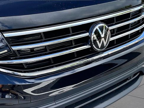 Used 2024 Volkswagen Tiguan SE FWD image 29