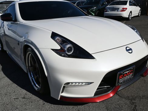 Used 2015 Nissan 370Z NISMO image 22