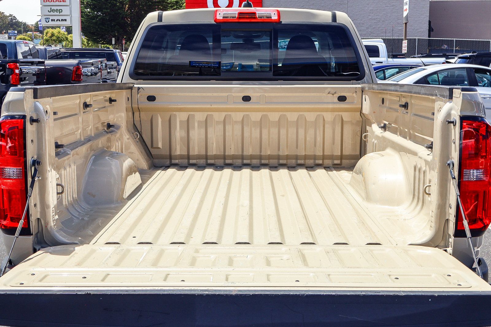 Used 2022 Chevrolet Colorado Z71 AWD/4WD image 15