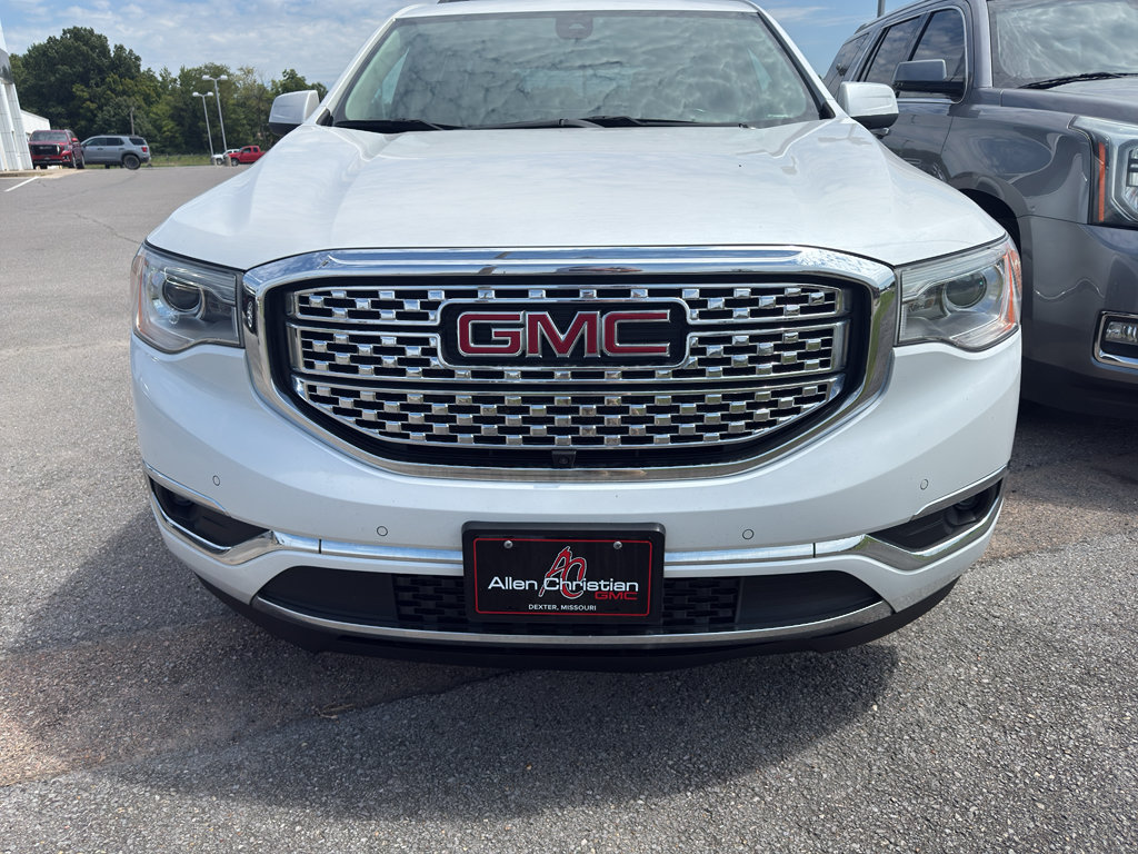 Used 2019 GMC Acadia Denali w/ Technology Package AWD/4WD image 3
