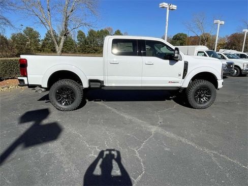 New 2026 Ford F250 Lariat w/ Black Appearance Package image 37