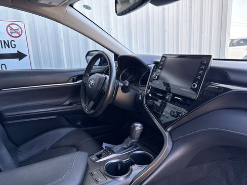Used 2022 Toyota Camry XSE image 38