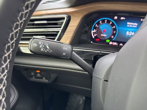 New 2026 Volkswagen Atlas SE image 37