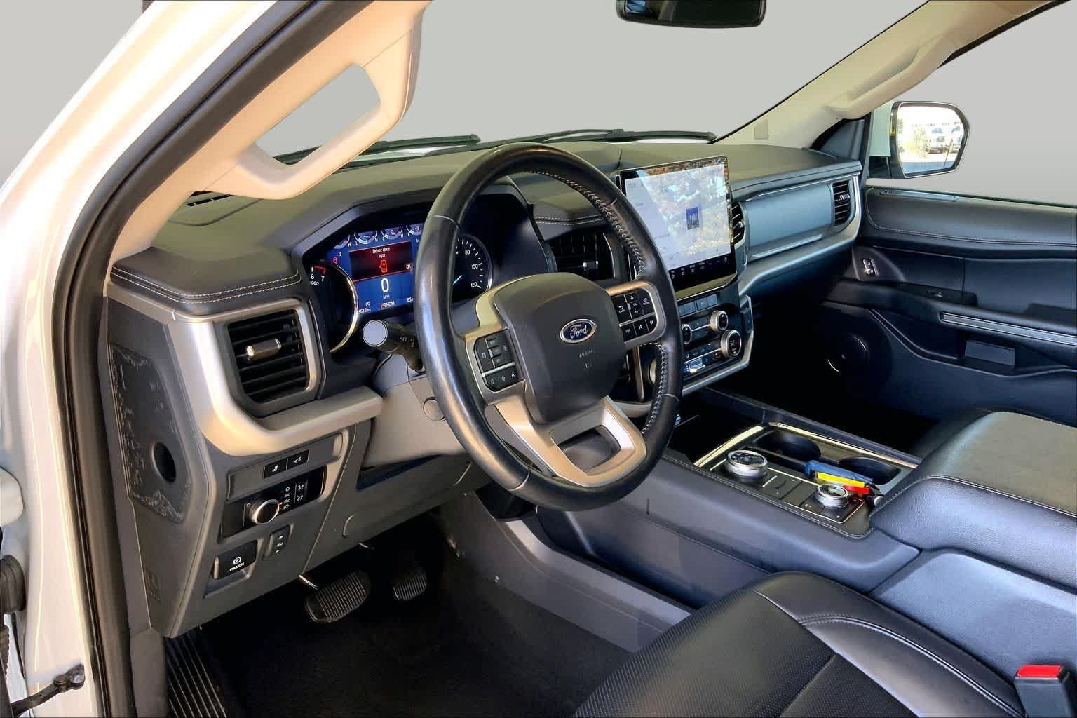 Used 2024 Ford Expedition XLT AWD/4WD image 17