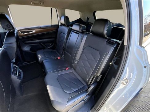 Used 2024 Volkswagen Atlas SE image 16