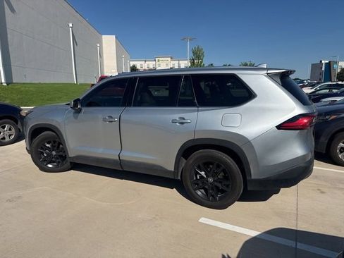 Used 2024 Toyota Grand Highlander FWD image 5