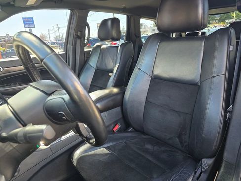 Used 2018 Jeep Grand Cherokee Altitude image 21