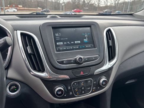 Used 2018 Chevrolet Equinox LT image 11