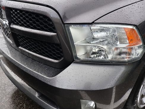 Used 2015 RAM 1500 Express RWD image 3