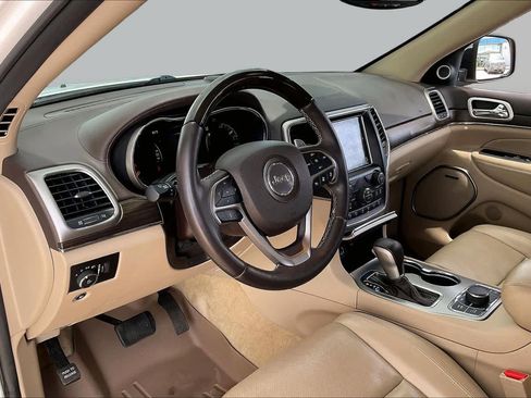 Used 2018 Jeep Grand Cherokee Overland AWD/4WD image 18