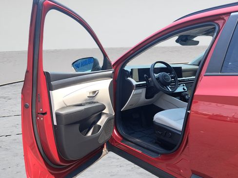 Used 2025 Hyundai Tucson SEL AWD/4WD image 9