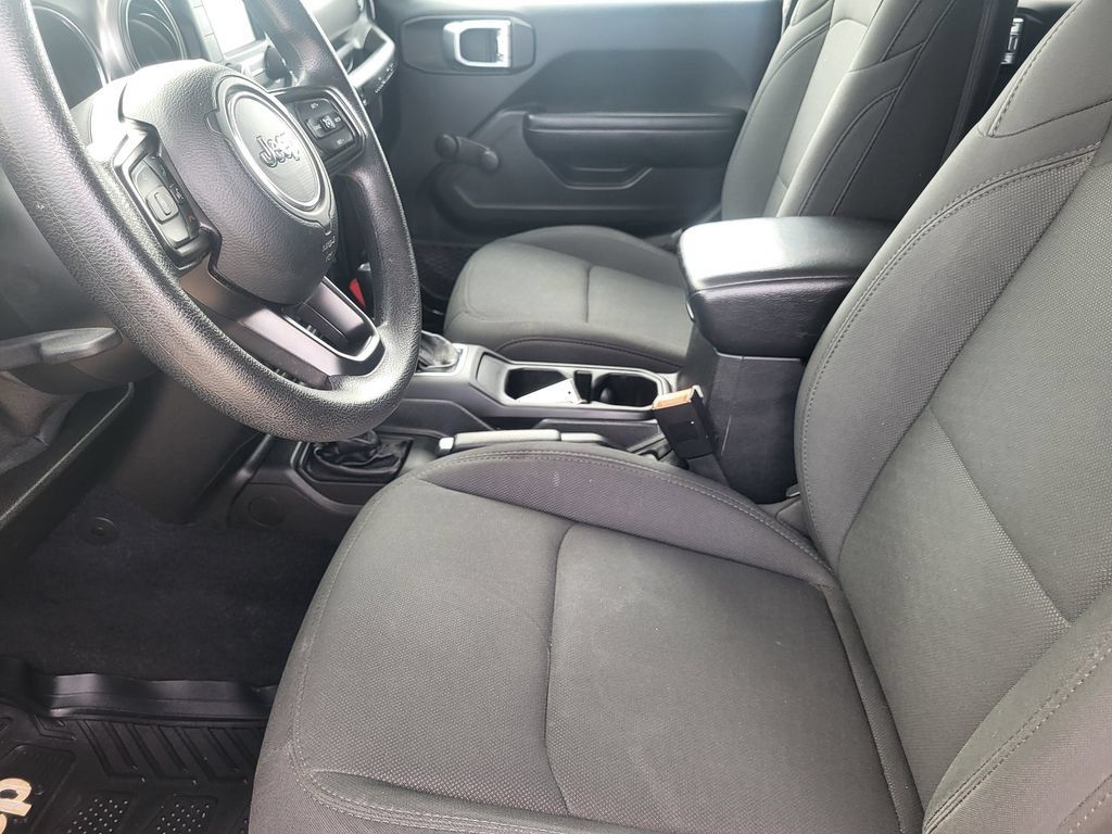Used 2018 Jeep Wrangler Unlimited Sport AWD/4WD image 9