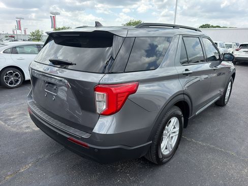 Used 2021 Ford Explorer XLT RWD image 2