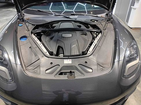 Used 2018 Porsche Panamera w/ Premium Package Plus image 18