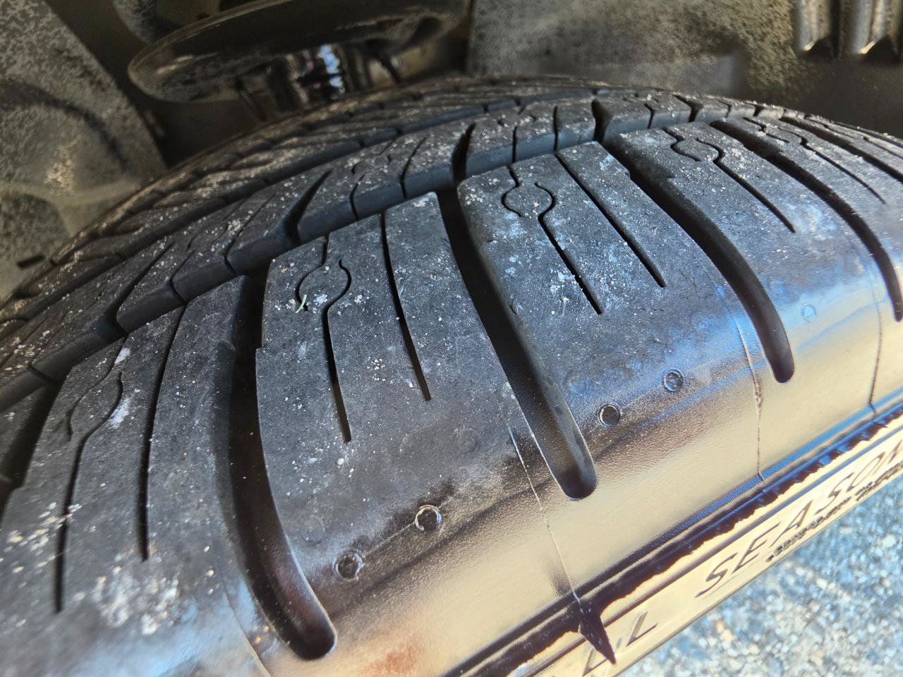 Used 2013 Lincoln MKS FWD image 34