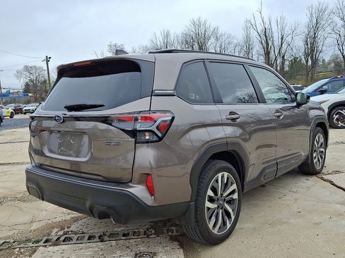 Certified 2025 Subaru Forester Touring w/ Touring Package AWD/4WD image 8