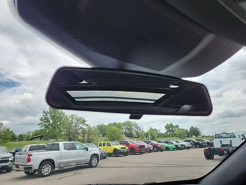 Used 2020 Ford Explorer XLT w/ Equipment Group 202A AWD/4WD image 18