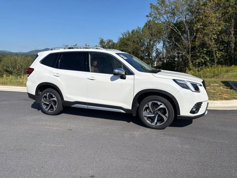 Used 2023 Subaru Forester Touring w/ Popular Package #2 AWD/4WD image 7