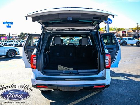 Used 2022 Ford Expedition Max Limited image 17