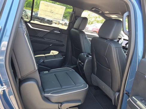 New 2026 GMC Acadia Denali w/ Super Cruise Package FWD image 13