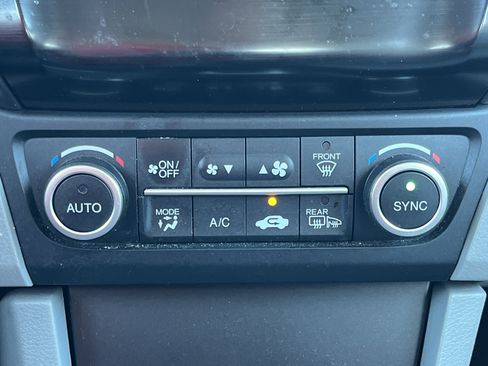 Used 2018 Acura ILX w/ AcuraWatch Plus Package image 7