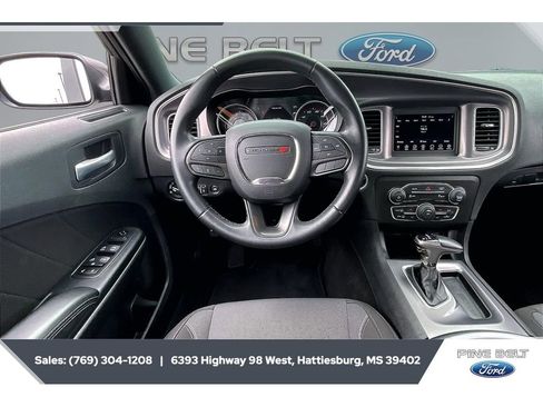 Used 2021 Dodge Charger SXT RWD image 5