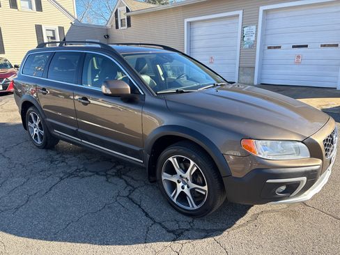 Used 2014 Volvo XC70 T6 image 7