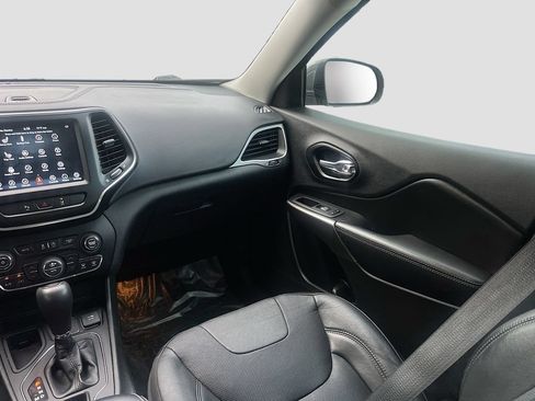 Used 2021 Jeep Cherokee Latitude Lux w/ Comfort/Convenience Group FWD image 22