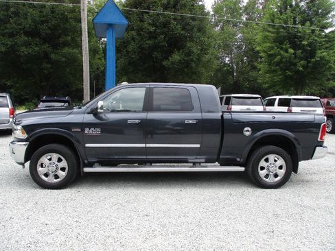 Used 2014 RAM 2500 Laramie AWD/4WD image 2