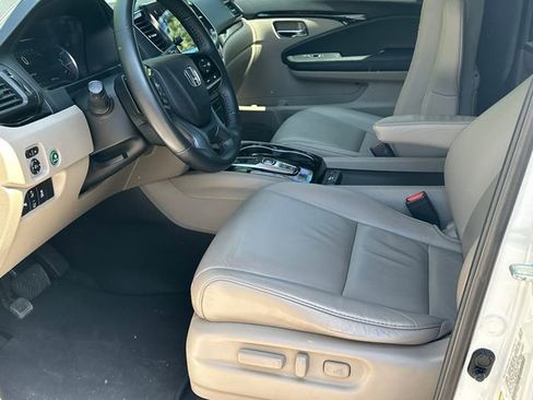 Used 2021 Honda Pilot Touring image 9