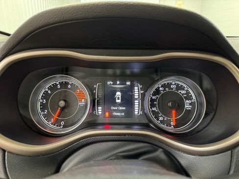 Used 2016 Jeep Cherokee Latitude w/ Safety/Convenience Group image 28