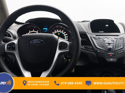 Used 2018 Ford Fiesta SE image 5