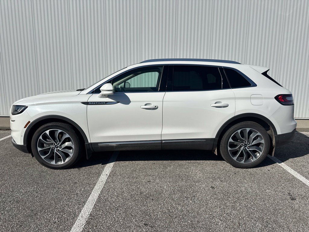 Used 2022 Lincoln Nautilus Reserve w/ Equipment Group 201A AWD/4WD image 3
